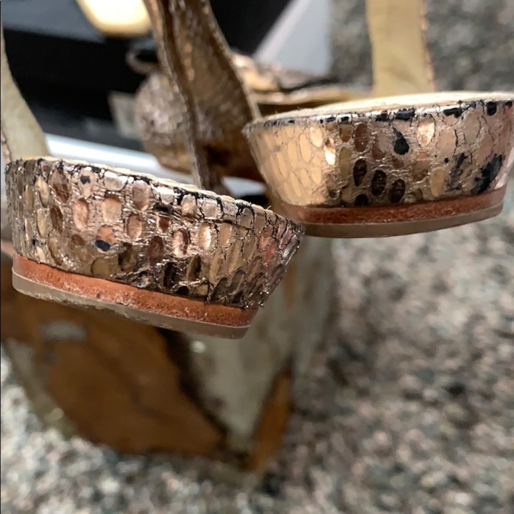 Shoes - Picture 3 of 4